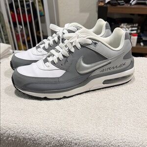 Nike Air Max Men's Sneakers in Gray and White